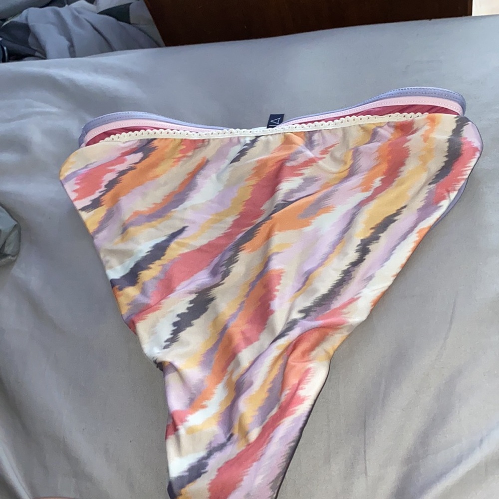 Soluna High Cut Bikini Bottom - Picture 3 of 4
